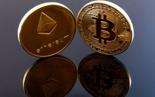 BTC, ETH Consolidate to Start the Weekend – Market Updates Bitcoin News