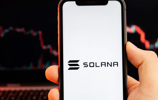SOL Hits 1-Month Low on Saturday, as UNI Extends Recent Declines – Market Updates Bitcoin News