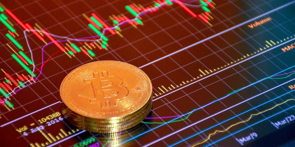 Bitcoin Fees Near Yearly Low as BTC Price Taps $70,000