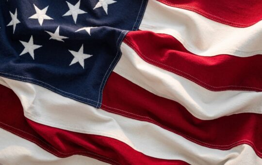 US Senator Pushes BITCOIN Act to Combat Debt and Declining Dollar—Urges Nation to ‘Buy, Baby, Buy’