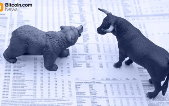 Fundstrat’s Tom Lee Dismisses Market Collapse, Calls Pullback a ‘Buying Opportunity’