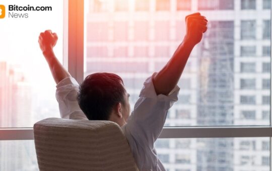 Ether ETFs Lead Weekly Gains as Bitcoin and Solana Stay Green