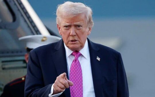 Bitcoin jumps above $72K after Trump signals pause on Iran strikes